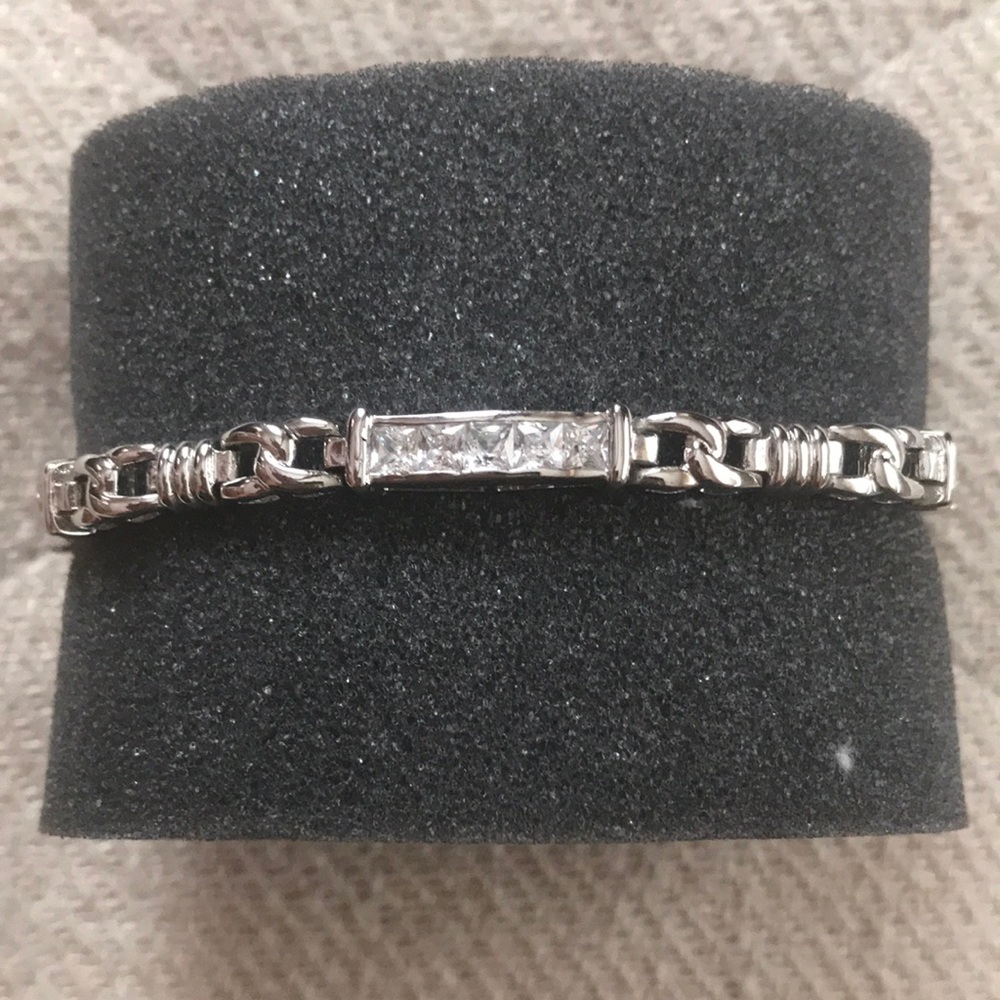 Dainty silver and cz bracelet